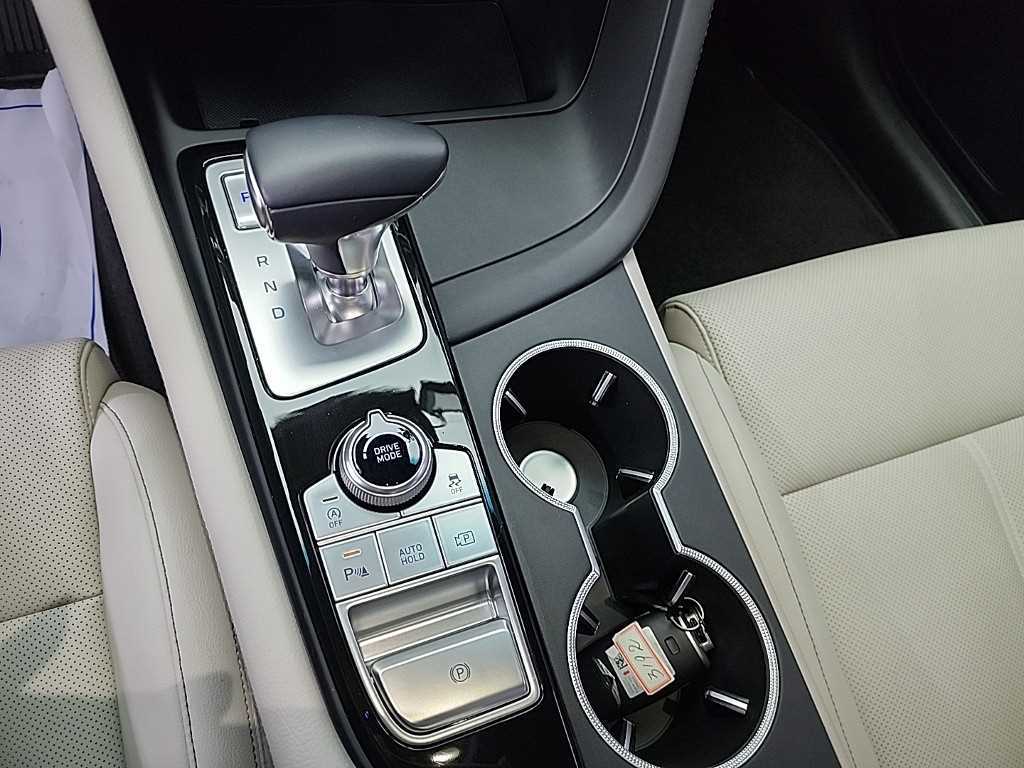 Genesis G70 - Vista 8