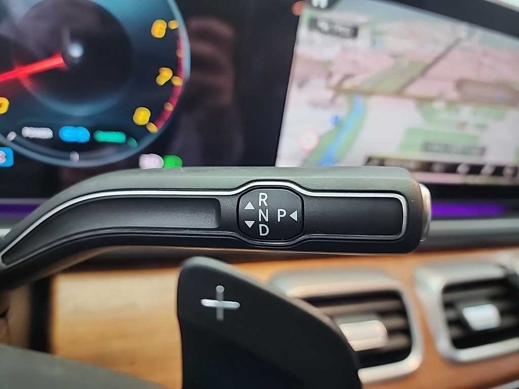 Mercedes Benz GLE Class - Vista 8