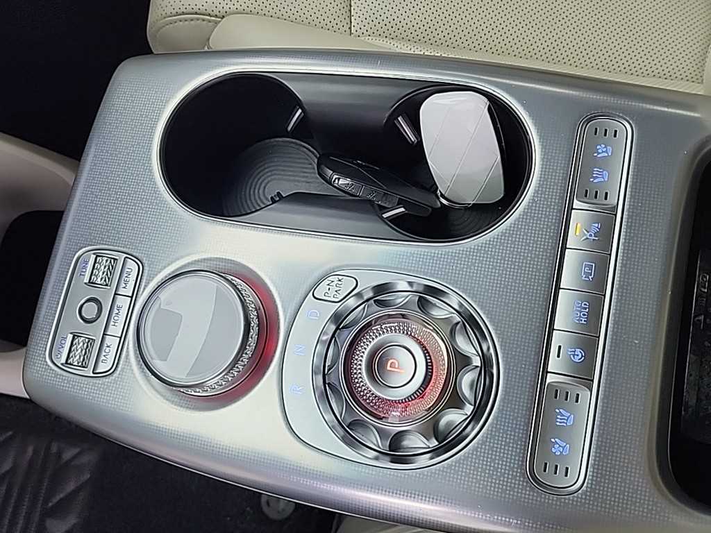 Genesis GV60 - Vista 8