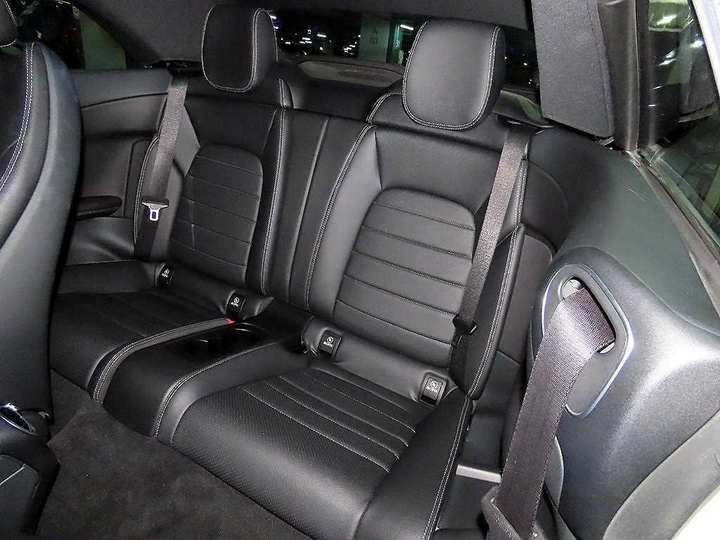 Mercedes Benz C Class - Vista 9