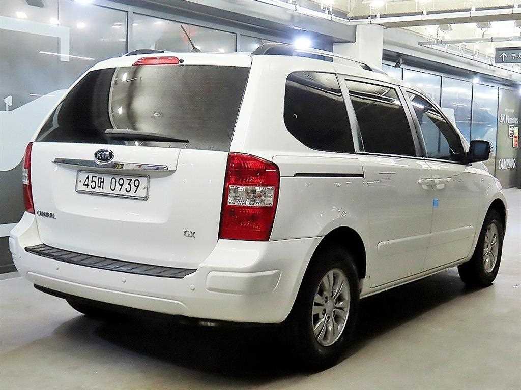 KIA Carnival - Vista 4