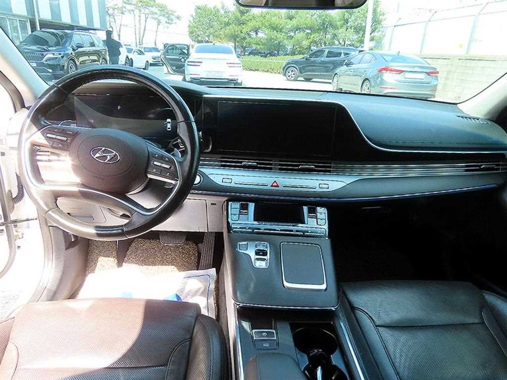 HYUNDAI Grandeur - Vista 7