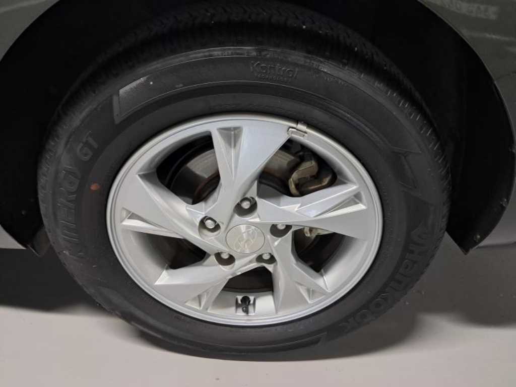 HYUNDAI Avante - Vista 6