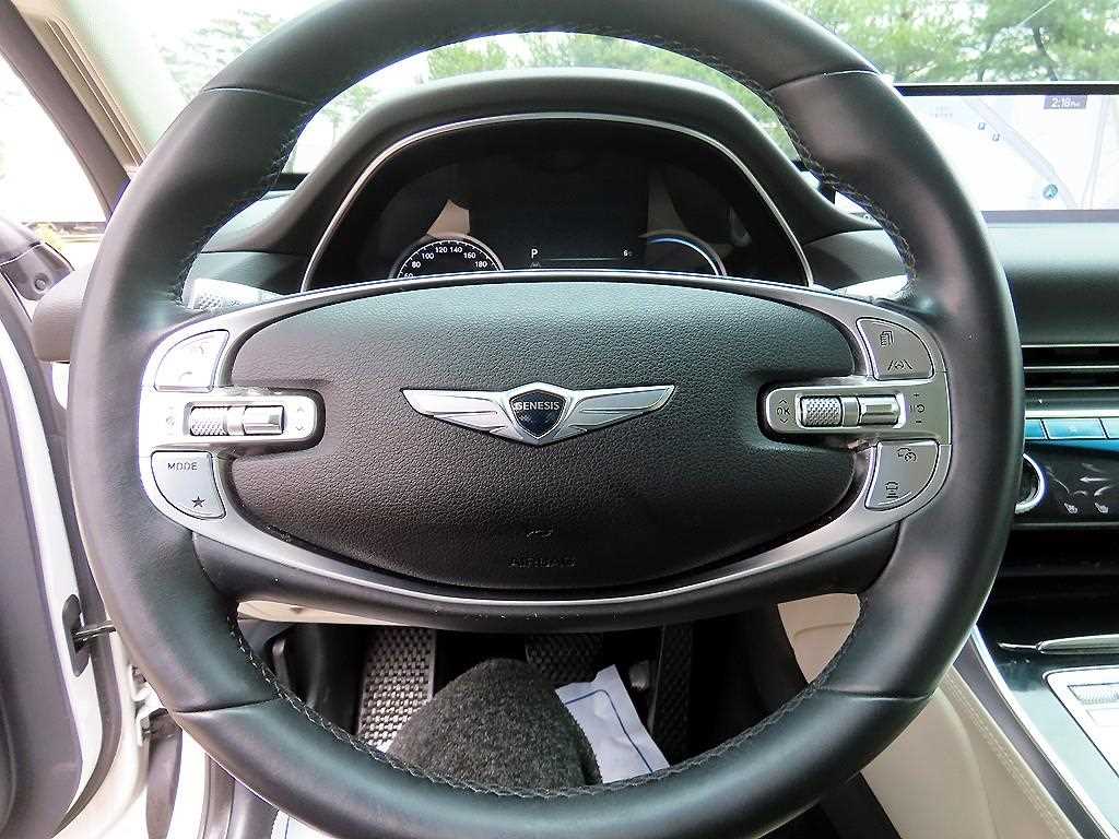 Genesis GV80 - Vista 8