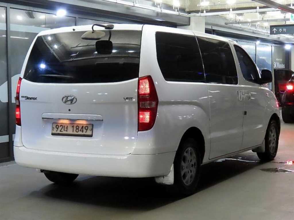 HYUNDAI Starex - Vista 4