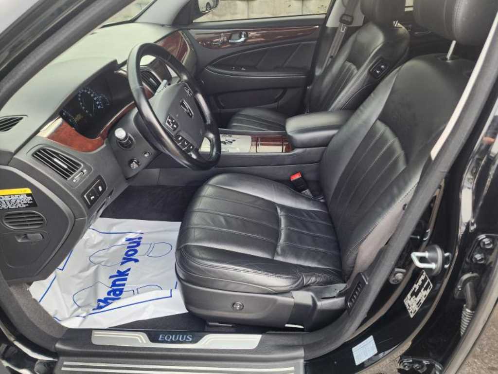 HYUNDAI Equus - Vista 11