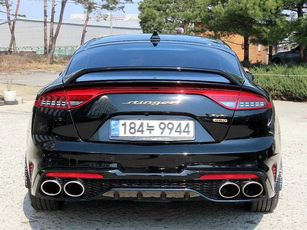 KIA Stinger - Vista 4