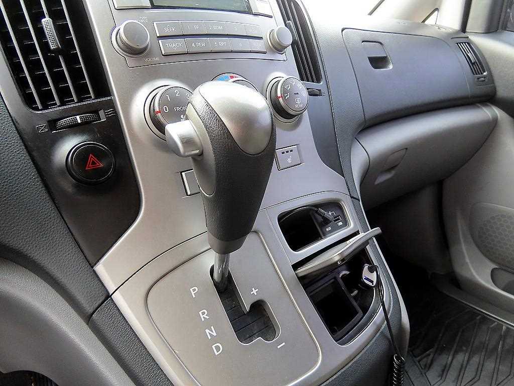 HYUNDAI Starex - Vista 11