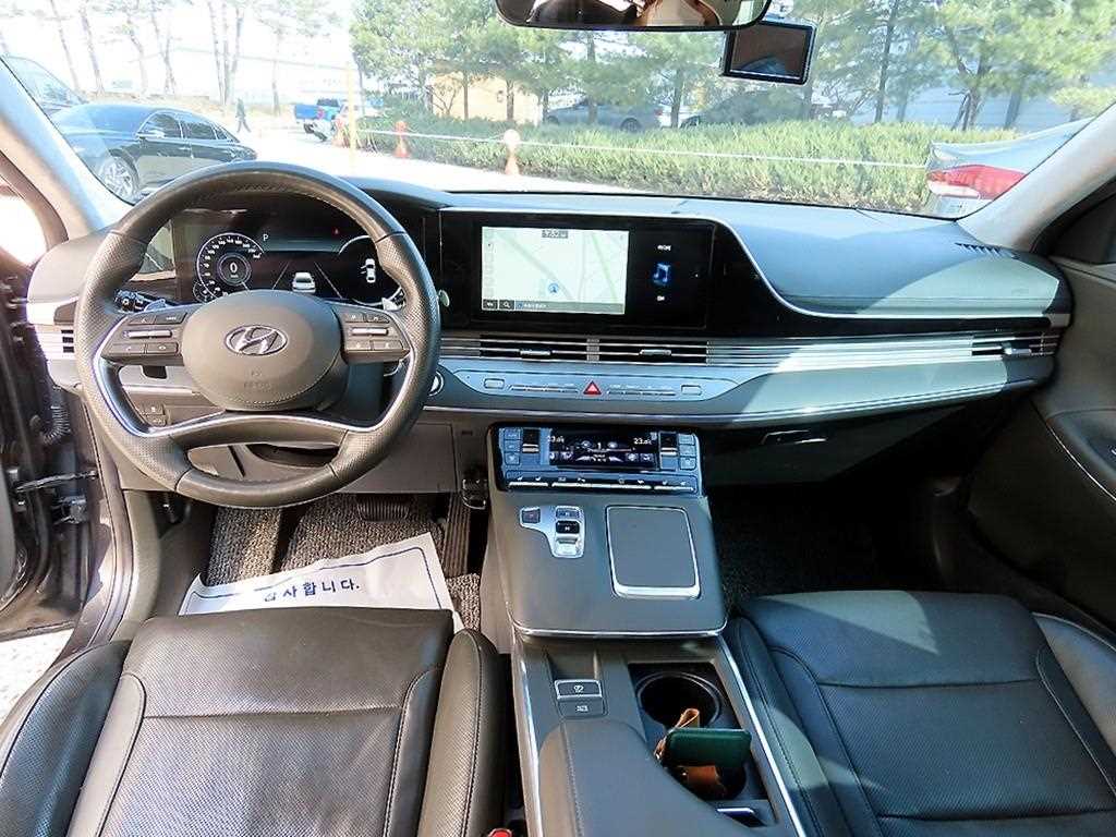 HYUNDAI Grandeur - Vista 7