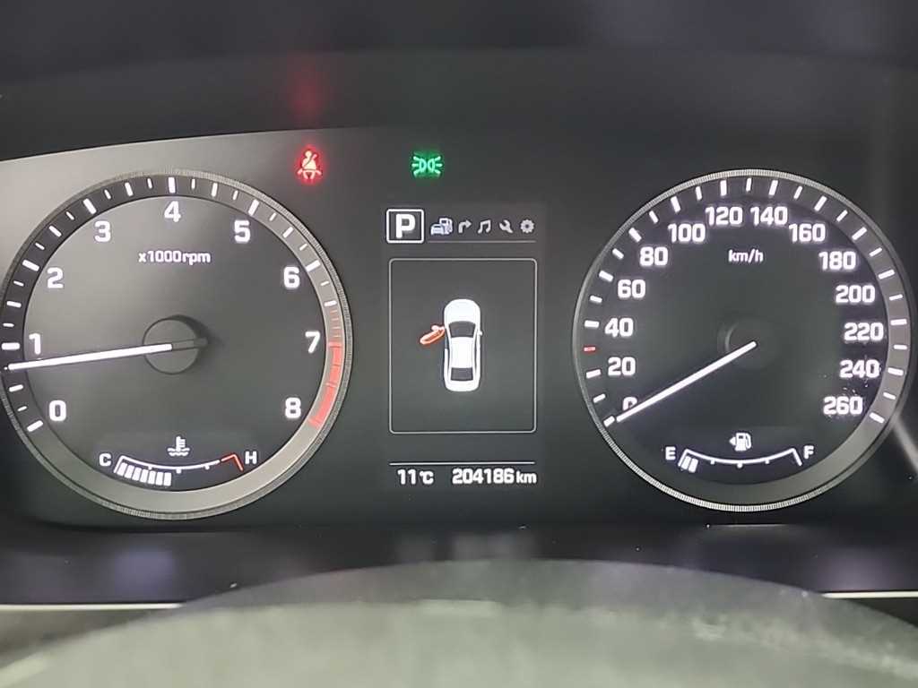 HYUNDAI Sonata - Vista 6