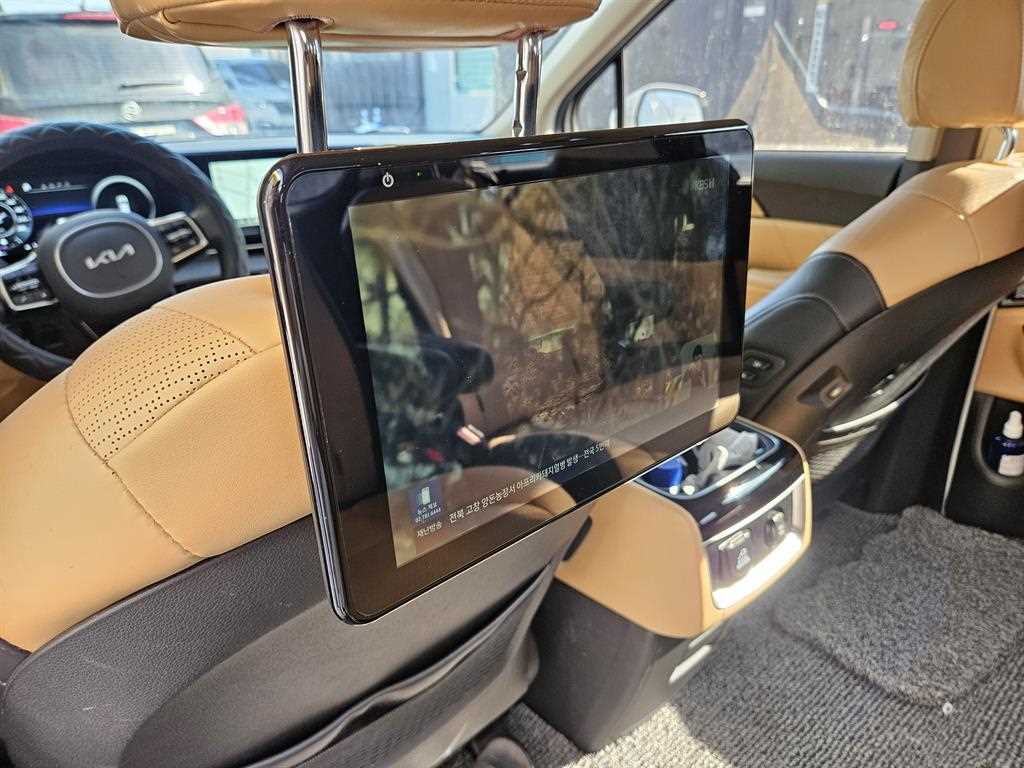 KIA Carnival - Vista 7