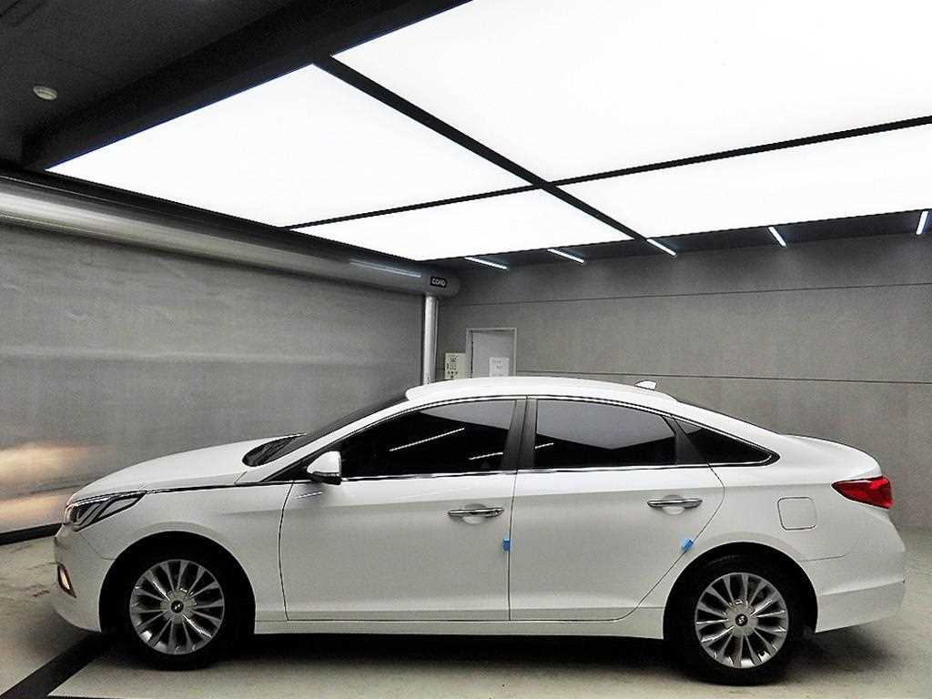 HYUNDAI Sonata - Vista 4