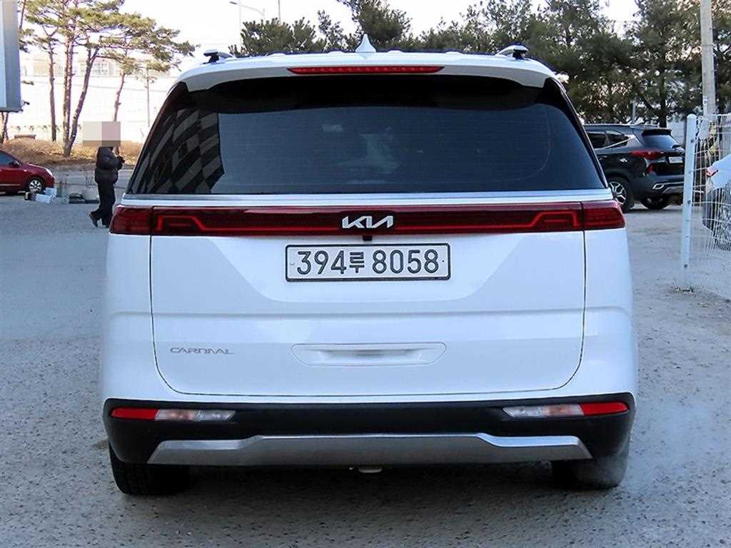 KIA Carnival - Vista 4