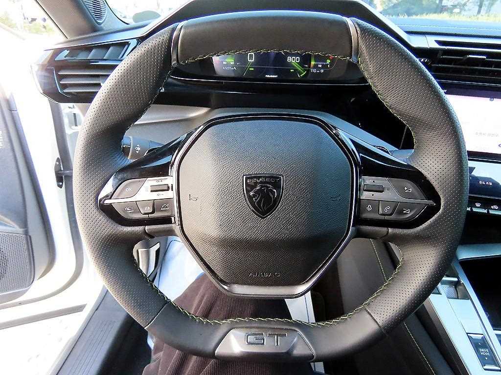 Peugeot 408 - Vista 8