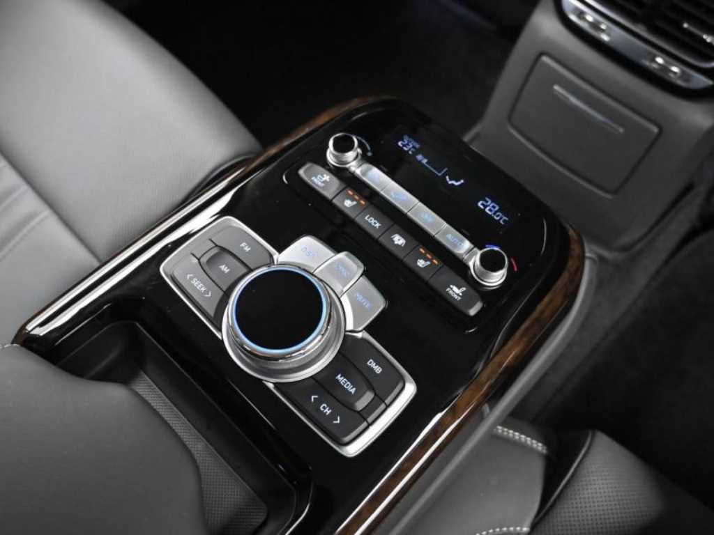 Genesis G90 2019 Negro - Importación desde Corea - HF Imports Iquique - Foto 16