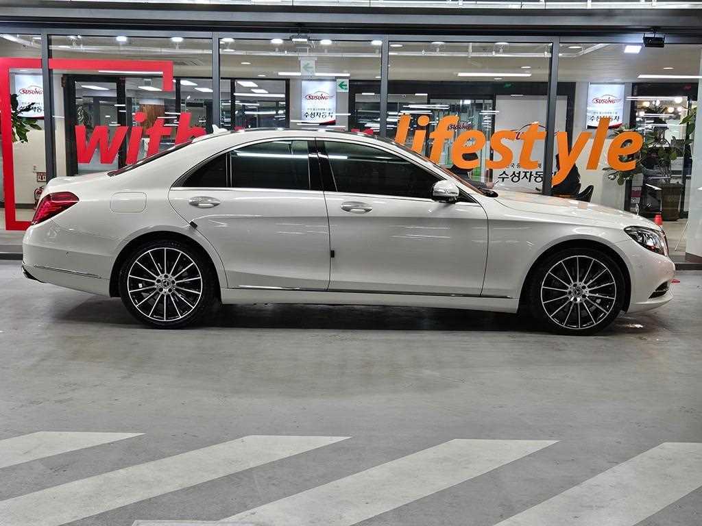 Mercedes Benz S Class - Vista 4