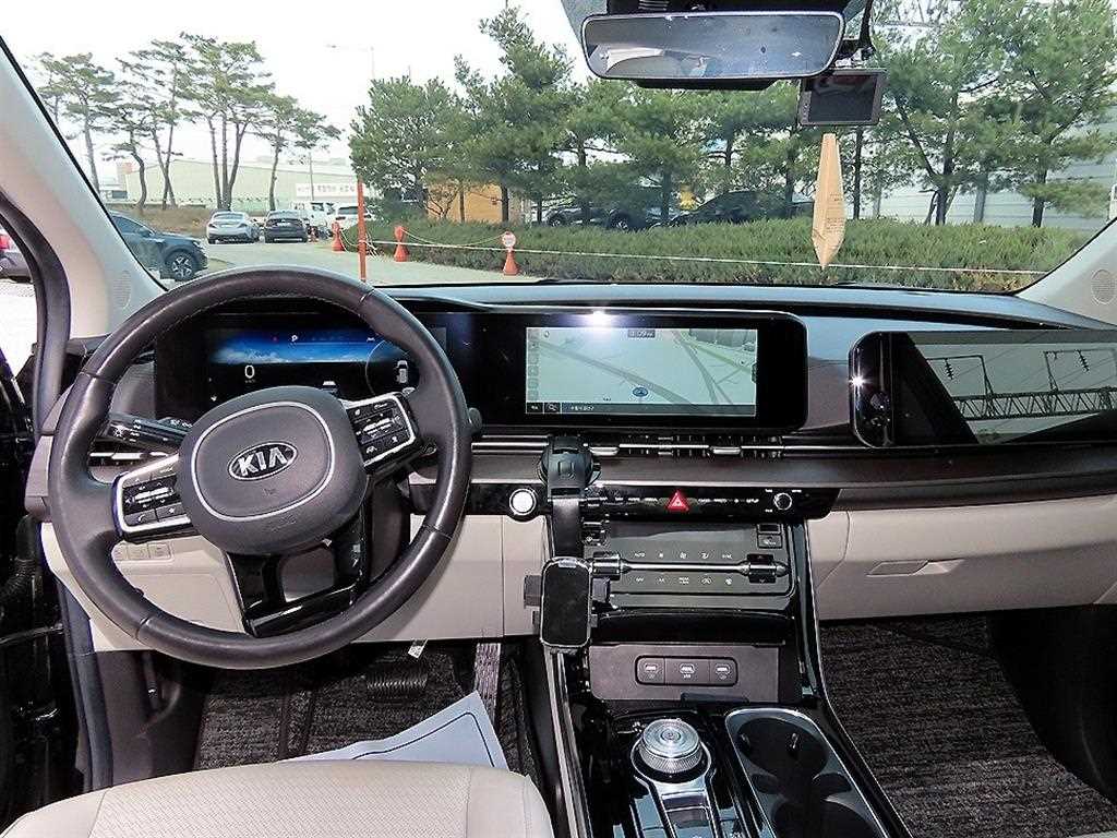 KIA Carnival - Vista 7