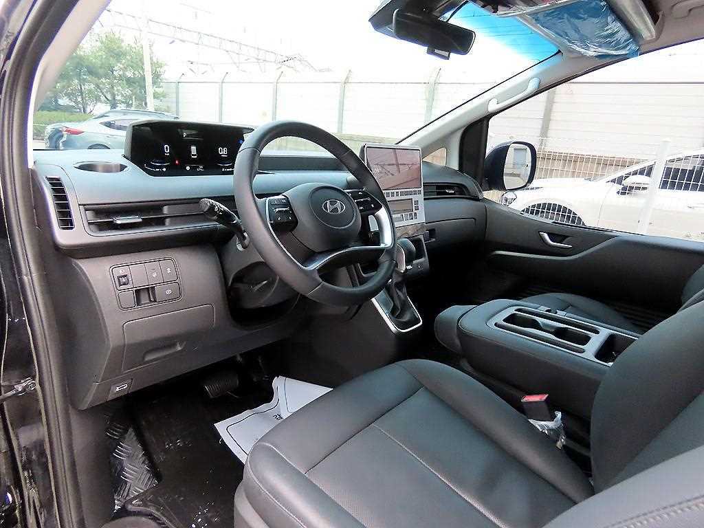 HYUNDAI Staria - Vista 7