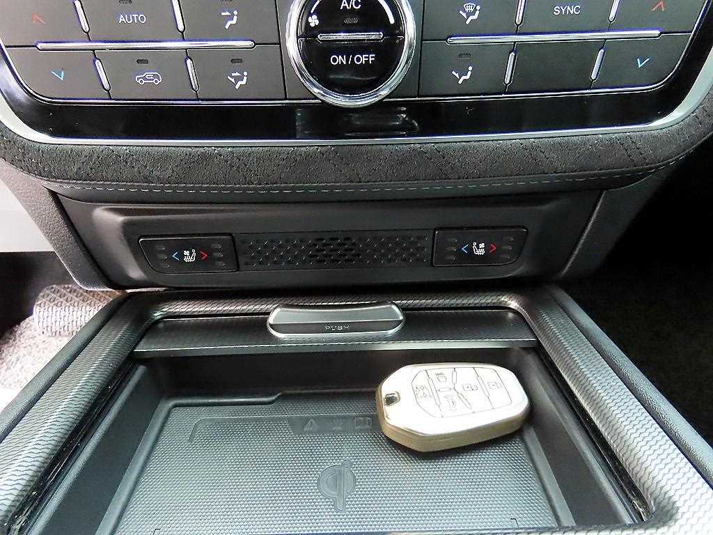 Ssangyong Rexton 2021 Negro - Importación desde Corea - HF Imports Iquique - Foto 13