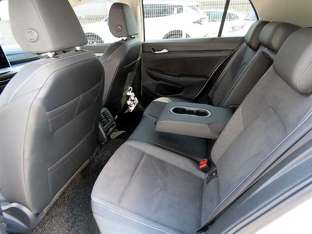 Volkswagen Golf - Vista 6
