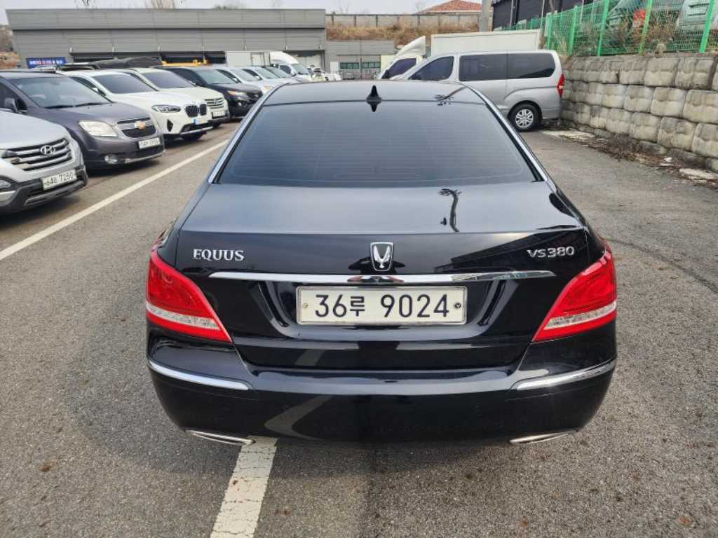 HYUNDAI Equus - Vista 5