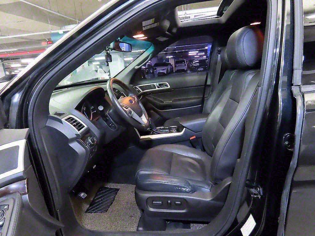 Ford Explorer - Vista 6