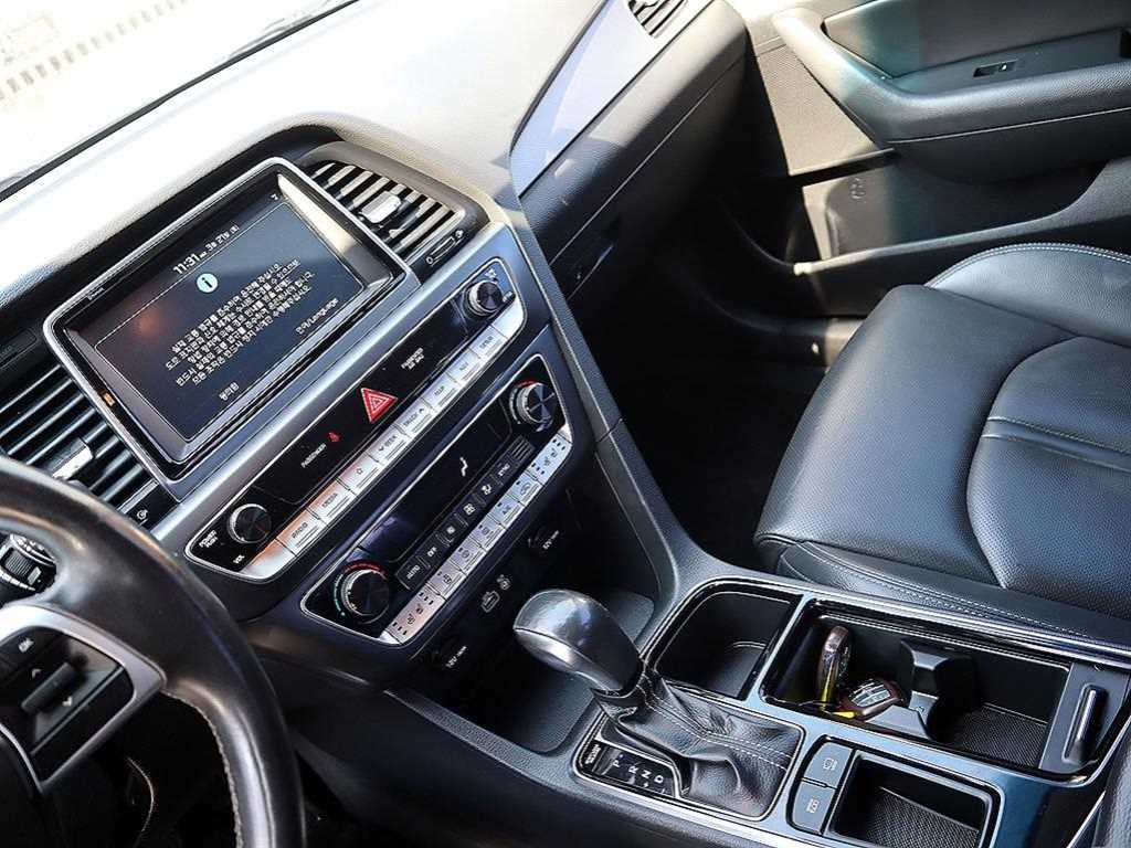 HYUNDAI Sonata - Vista 10