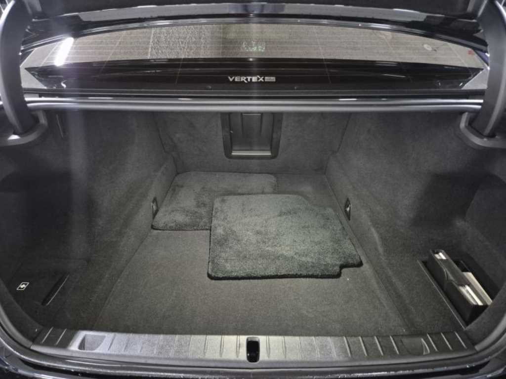 BMW 7 Series - Vista 8