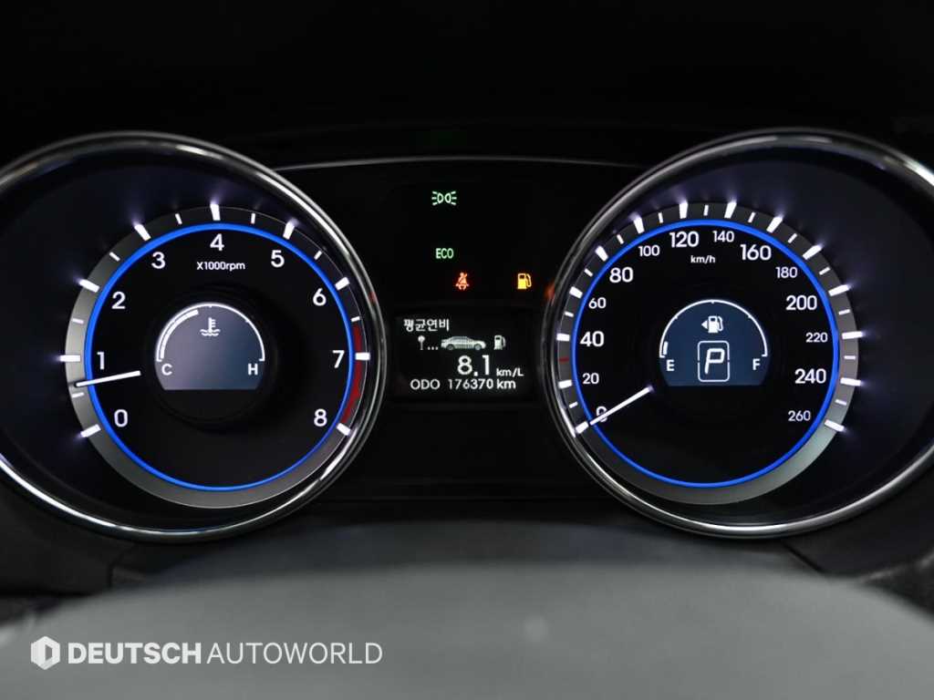 HYUNDAI Sonata - Vista 8