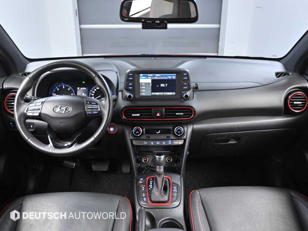 HYUNDAI Kona - Vista 7