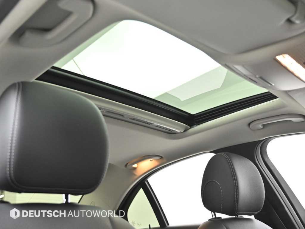 Mercedes Benz C Class 2018 Blanco - Importación desde Corea - HF Imports Iquique - Foto 18