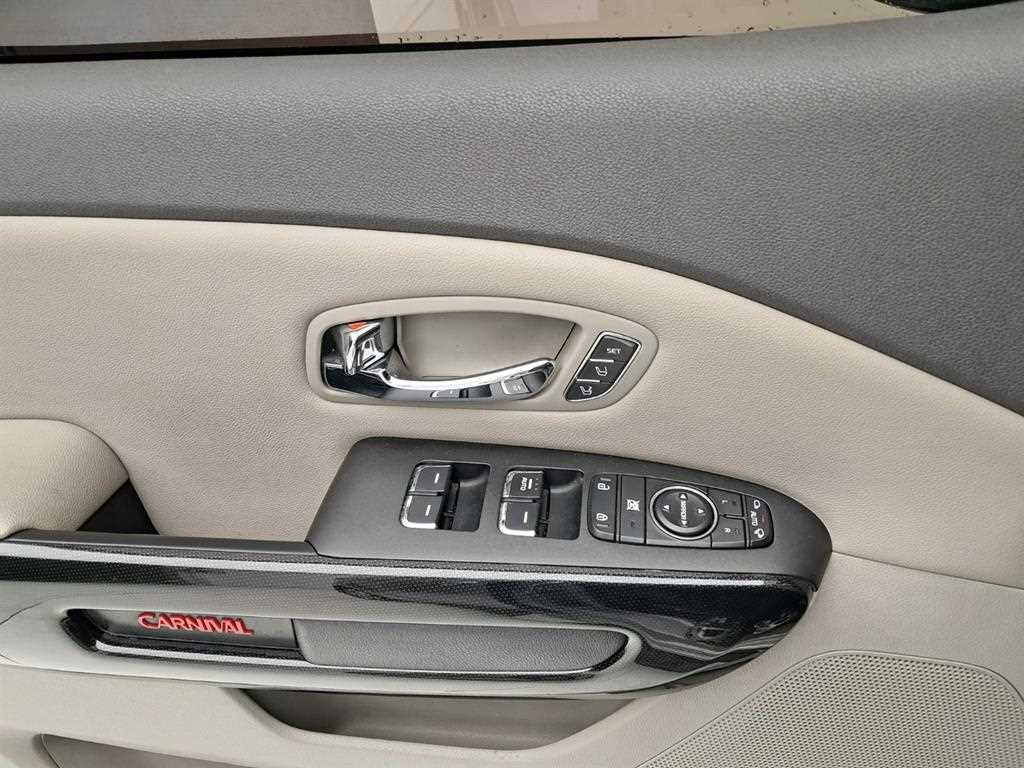 KIA Carnival 2017 Gris - Importación desde Corea - HF Imports Iquique - Foto 13