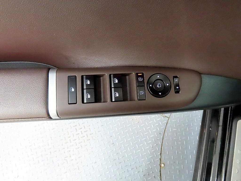 HYUNDAI Grandeur - Vista 11