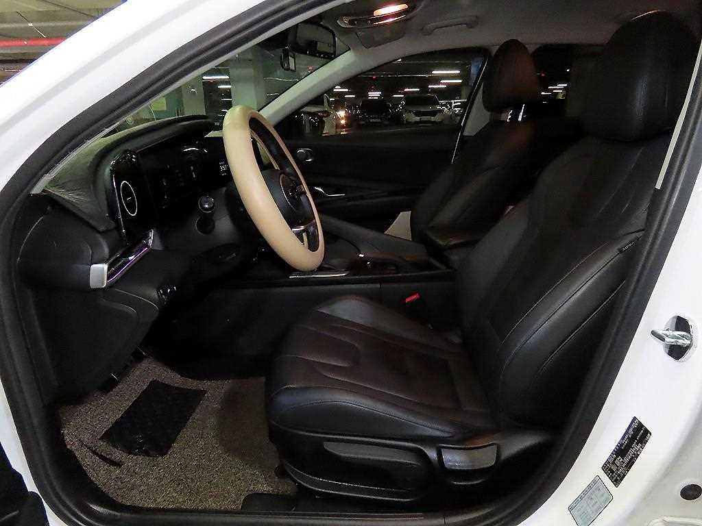 HYUNDAI Avante - Vista 6