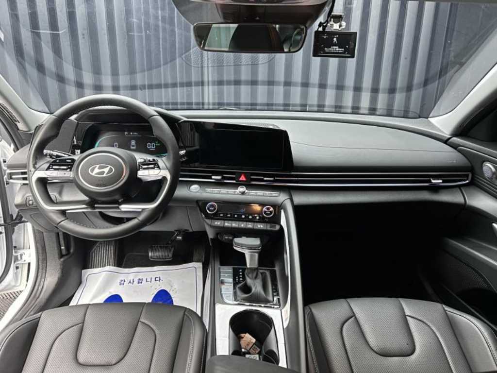 HYUNDAI Avante - Vista 7