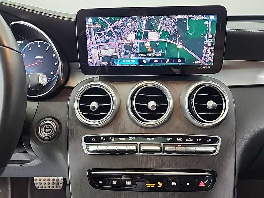 Mercedes Benz GLC Class - Vista 10