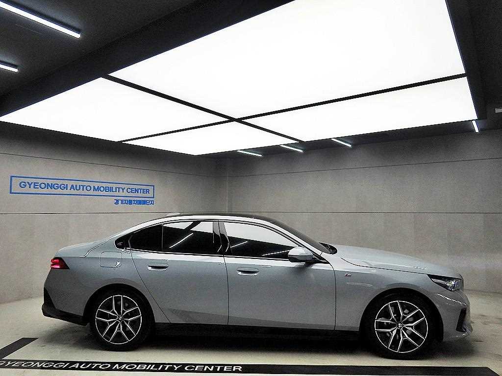 BMW 5 Series - Vista 2