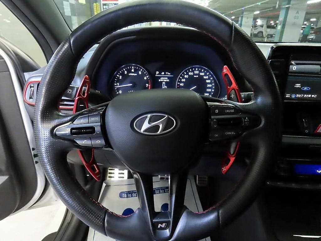 HYUNDAI i30 - Vista 8