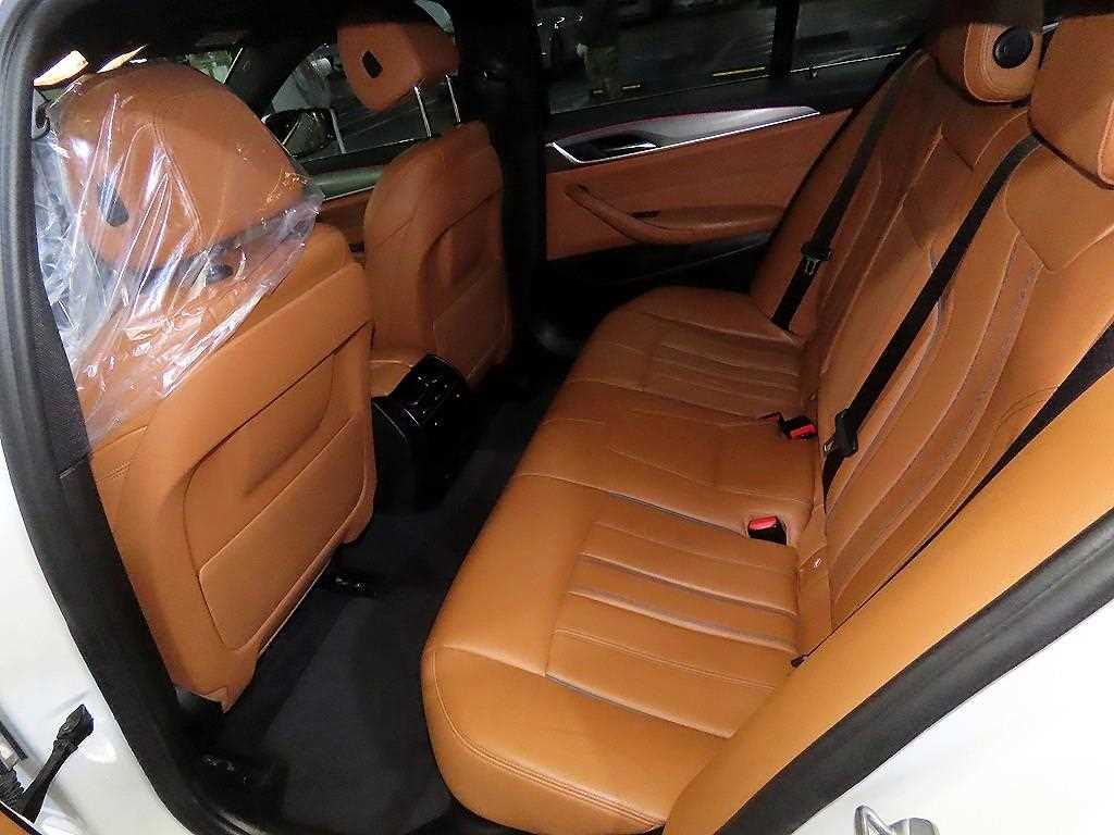 BMW 5 Series - Vista 8