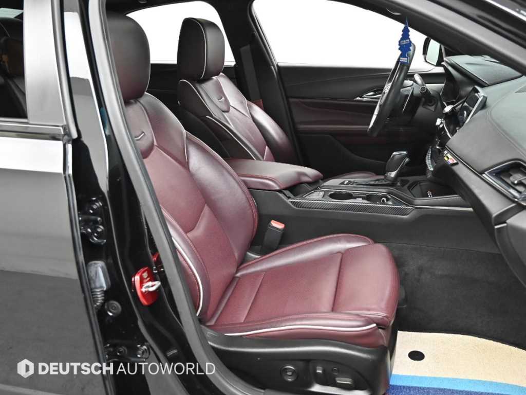 Cadillac CT4 - Vista 10