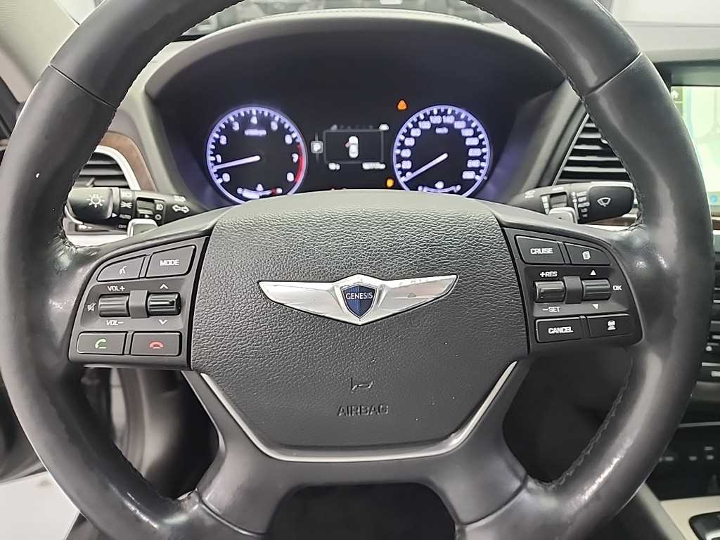 HYUNDAI Genesis - Vista 9