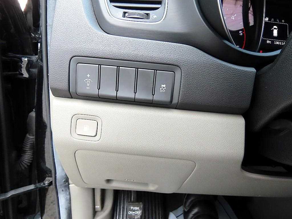 KIA Carnival 2015 Negro - Importación desde Corea - HF Imports Iquique - Foto 13