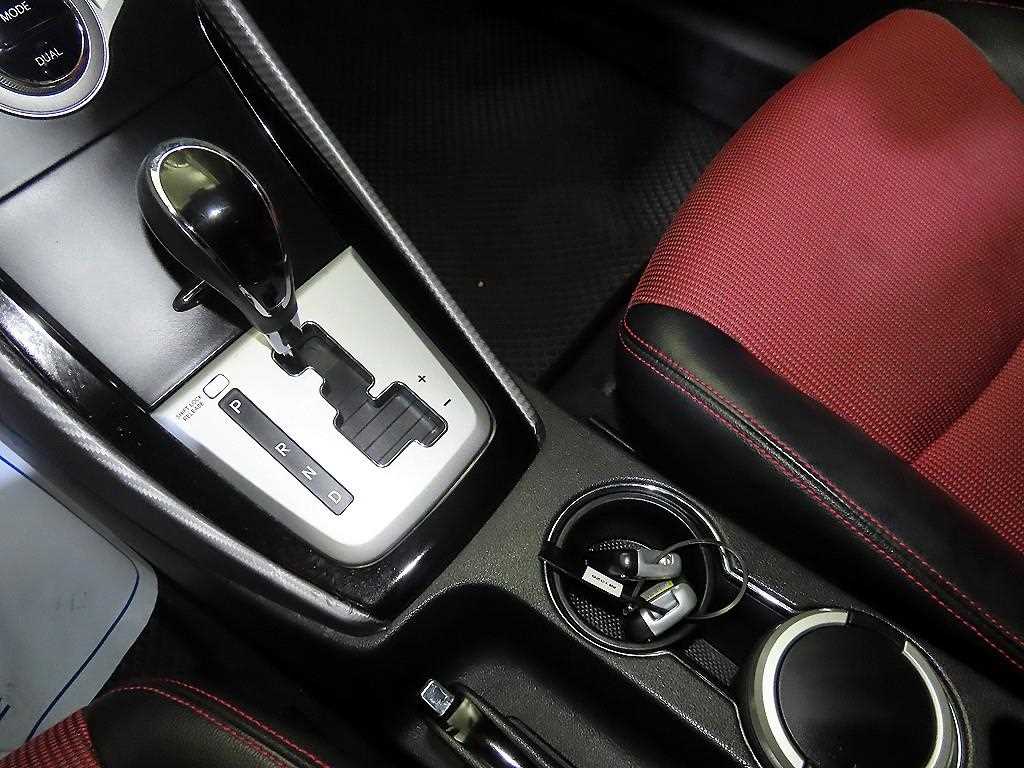 HYUNDAI Avante - Vista 12