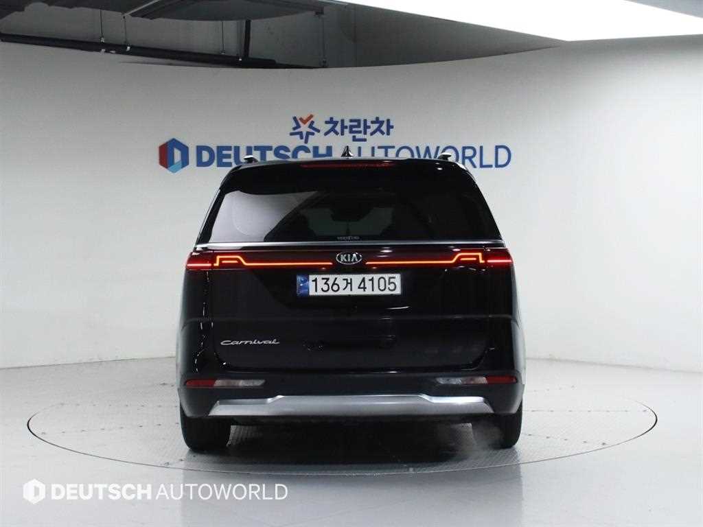 KIA Carnival - Vista 4