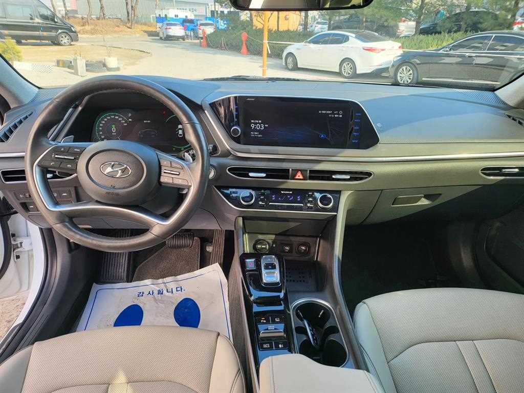 HYUNDAI Sonata - Vista 7