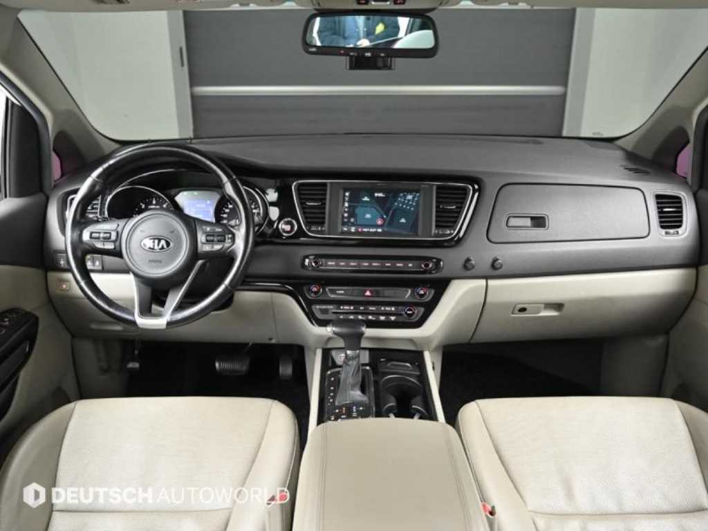 KIA Carnival - Vista 7