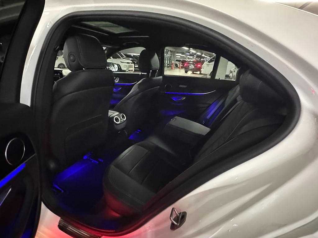 Mercedes Benz E class - Vista 6