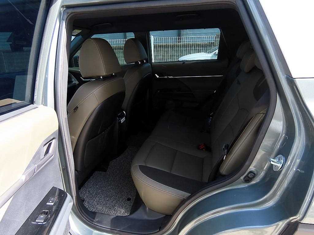 Ssangyong Torres - Vista 6