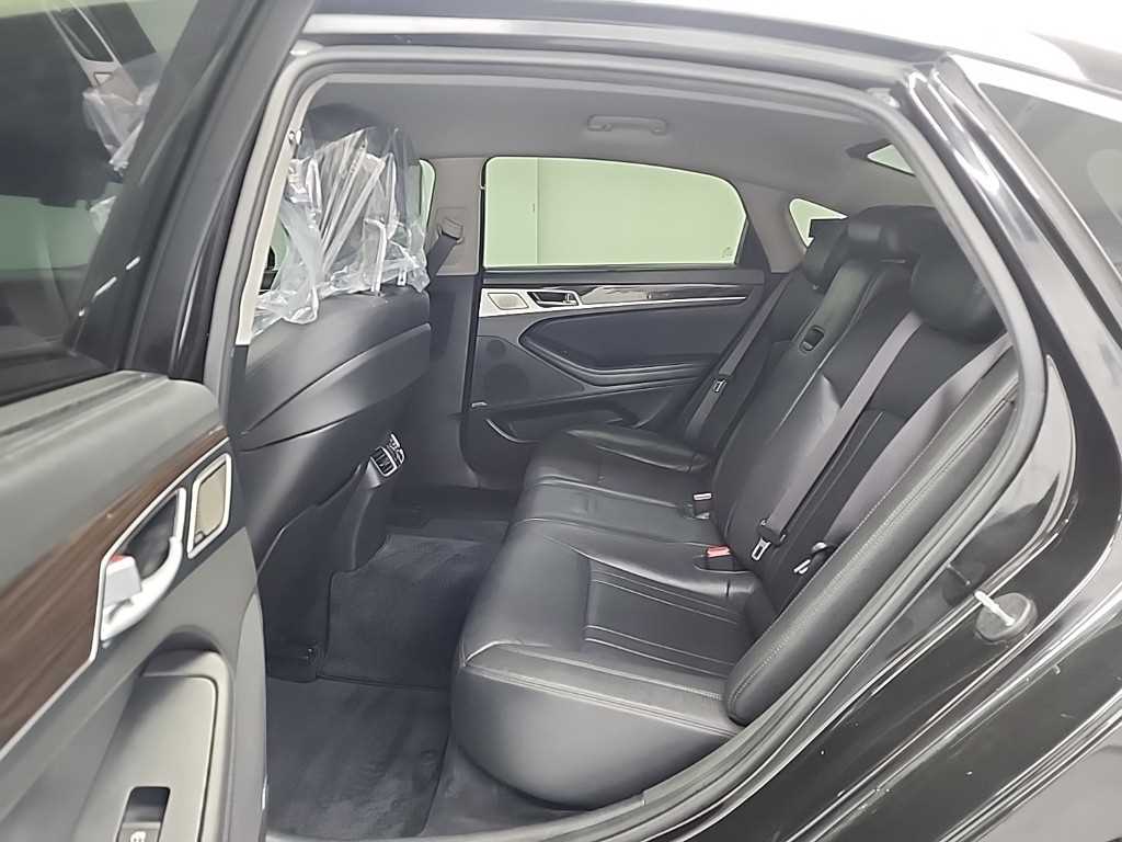 Genesis G80 - Vista 12