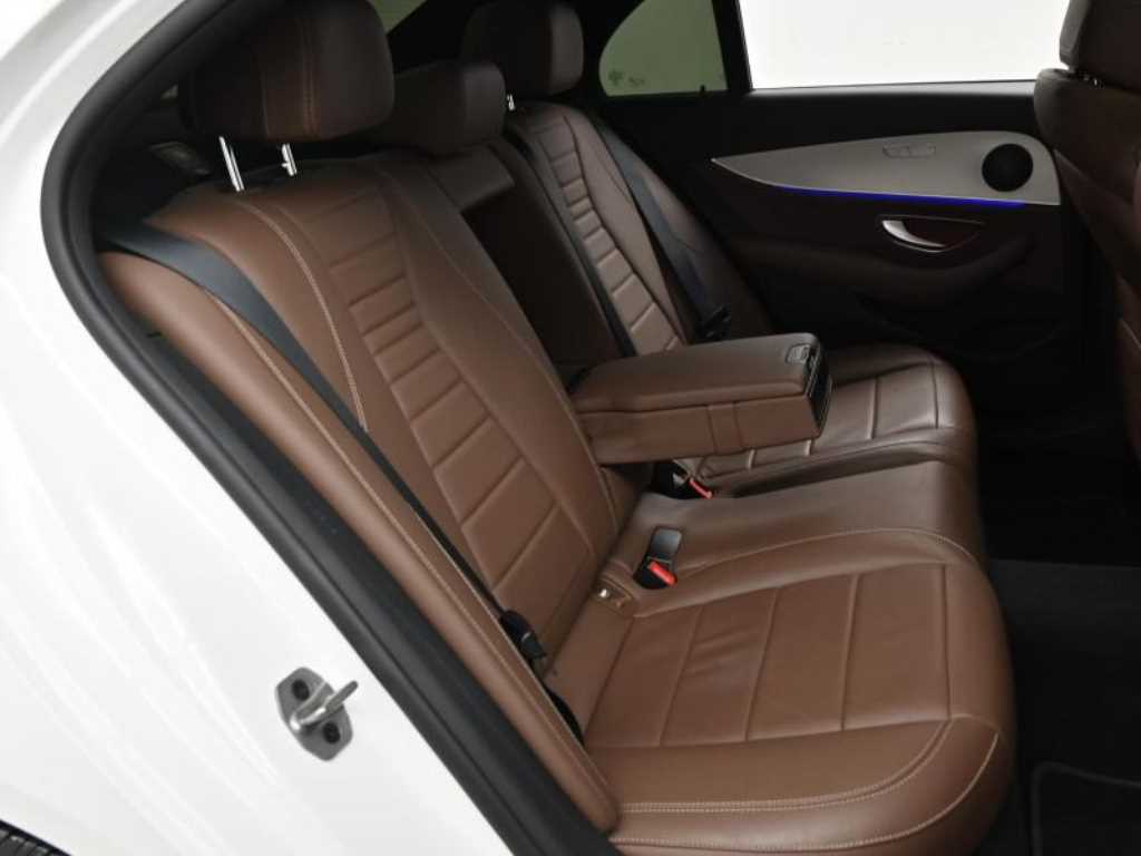 Mercedes Benz E class - Vista 12